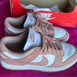 Womens Nike Dunk Low Rose Whisper Size 7 DD1503-118